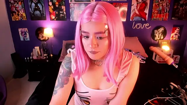 Snapshot of anne_cross chatting on 01/29/25, 01:37 anne cross online show from 01/29/25, 01:37