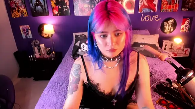 Snapshot of anne_cross chatting on 03/22/25, 12:17 anne cross online show from 03/22/25, 12:17