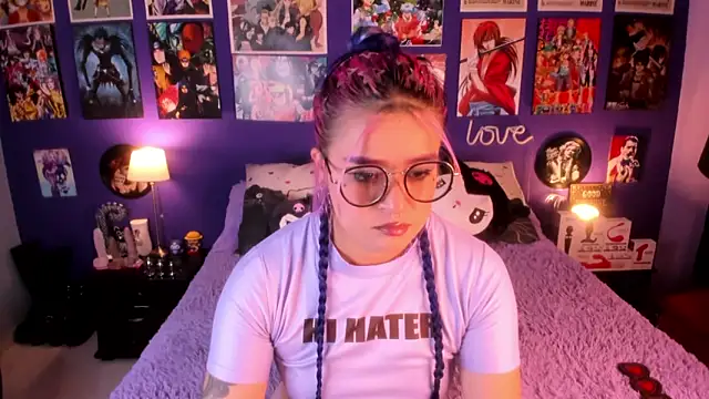 Snapshot of anne_cross chatting on 09/10/25, 11:27 anne cross online show from 09/10/25, 11:27