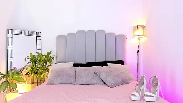 Snapshot of Scarlett_Steelee chatting on 12/14/25, 11:09 Scarlett Steelee online show from 12/14/25, 11:09