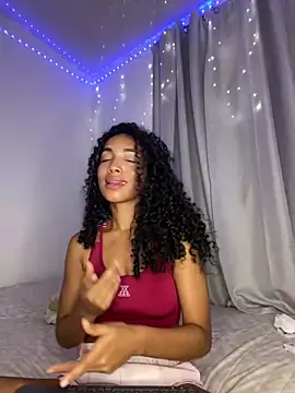 Snapshot of nicoleebony1 chatting on 01/14/25, 11:48 nicoleebony1 online show from 01/14/25, 11:48