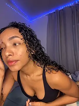 Snapshot of nicoleebony1 chatting on 10/14/25, 07:03 nicoleebony1 online show from 10/14/25, 07:03