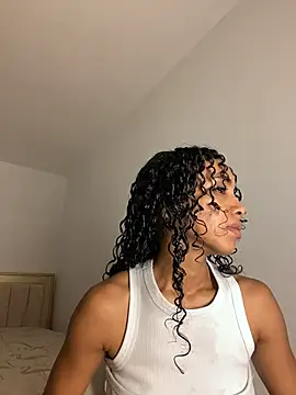 Snapshot of nicoleebony1 chatting on 06/19/26, 03:05 nicoleebony1 online show from 06/19/26, 03:05
