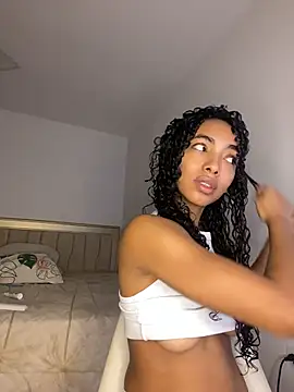Snapshot of nicoleebony1 chatting on 06/26/26, 04:00 nicoleebony1 online show from 06/26/26, 04:00