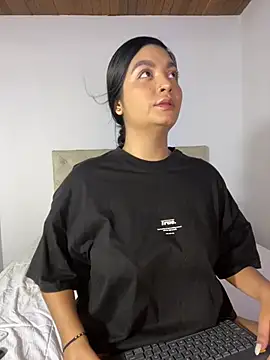 Snapshot of DashaStar chatting on 12/15/24, 03:24 DashaStar online show from 12/15/24, 03:24