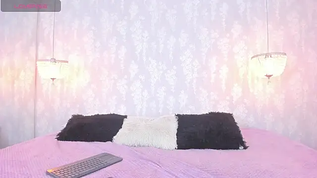 leigh-angels online show from 12/02/25, 08:37