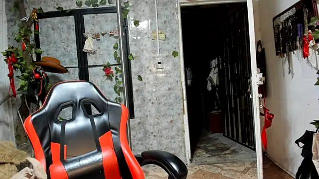 Snapshot of Erlinda-engel chatting on 02/27/25, 12:02 Erlinda-engel online show from 02/27/25, 12:02