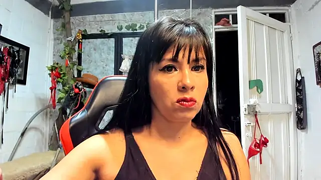 Snapshot of Erlinda-engel chatting on 03/01/25, 12:01 Erlinda-engel online show from 03/01/25, 12:01