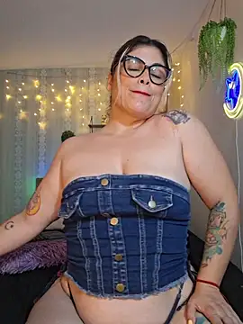 Snapshot of Juliietha_servas chatting on 06/11/26, 12:32 Juliietha servas online show from 06/11/26, 12:32