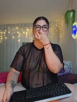 Snapshot of Juliietha_servas chatting on 07/03/26, 11:00 Juliietha servas online show from 07/03/26, 11:00