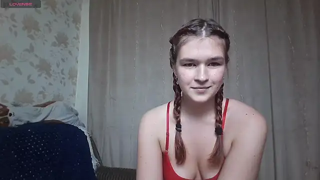 Snapshot of MargoFoxy chatting on 10/28/25, 08:22 MargoFoxy online show from 10/28/25, 08:22