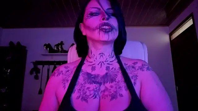 Snapshot of Olivia_seex chatting on 10/02/25, 02:13 Olivia seex online show from 10/02/25, 02:13