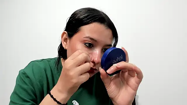 Snapshot of cami-01 chatting on 11/22/25, 08:30 cami-01 online show from 11/22/25, 08:30