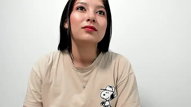 Snapshot of cami-01 chatting on 11/28/25, 08:44 cami-01 online show from 11/28/25, 08:44