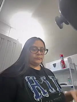 Snapshot of Sol_biglips chatting on 12/19/24, 12:12 Sol biglips online show from 12/19/24, 12:12