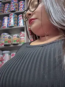 Snapshot of Sol_biglips chatting on 12/21/24, 12:31 Sol biglips online show from 12/21/24, 12:31