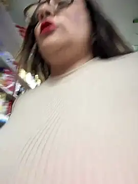 Snapshot of Sol_biglips chatting on 01/09/25, 11:45 Sol biglips online show from 01/09/25, 11:45