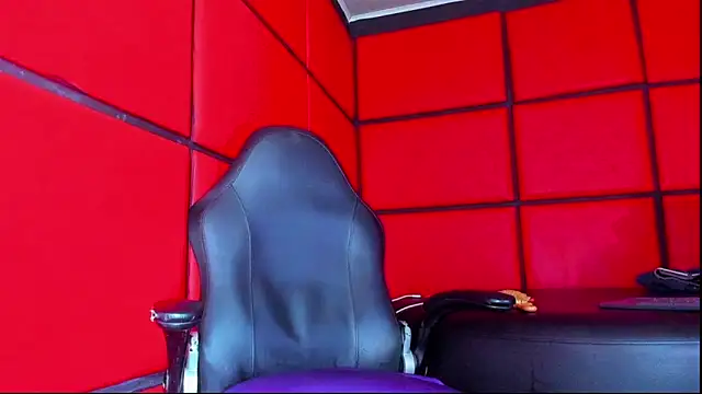 Haileybieberr online show from 02/15/26, 09:11