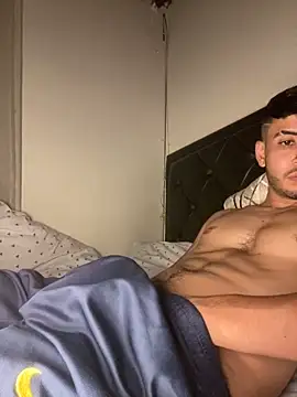 Snapshot of tom_thick chatting on 01/22/25, 08:07 tom thick online show from 01/22/25, 08:07