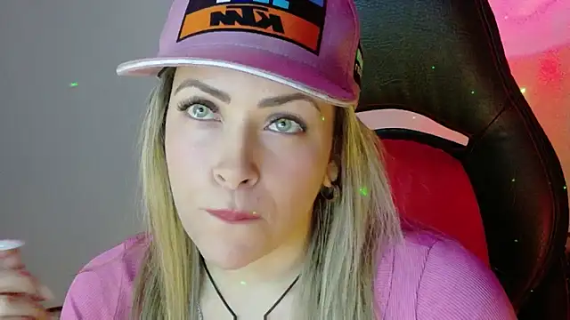 Snapshot of Natalia_Montoya chatting on 11/05/25, 10:21 Natalia Montoya online show from 11/05/25, 10:21