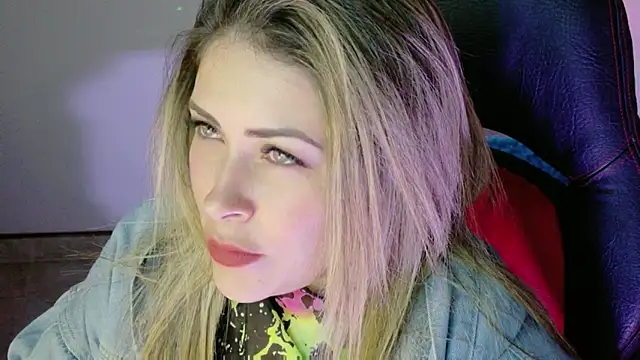 Snapshot of Natalia_Montoya chatting on 11/12/25, 12:33 Natalia Montoya online show from 11/12/25, 12:33