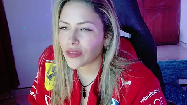 Snapshot of Natalia_Montoya chatting on 11/20/25, 02:23 Natalia Montoya online show from 11/20/25, 02:23