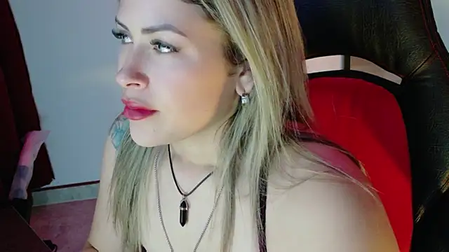 Snapshot of Natalia_Montoya chatting on 11/21/25, 08:18 Natalia Montoya online show from 11/21/25, 08:18