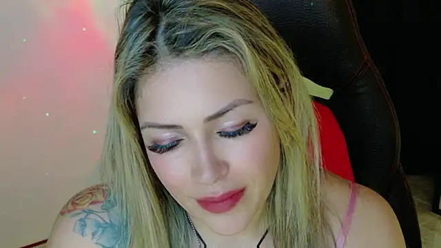 Snapshot of Natalia_Montoya chatting on 11/26/25, 09:16 Natalia Montoya online show from 11/26/25, 09:16