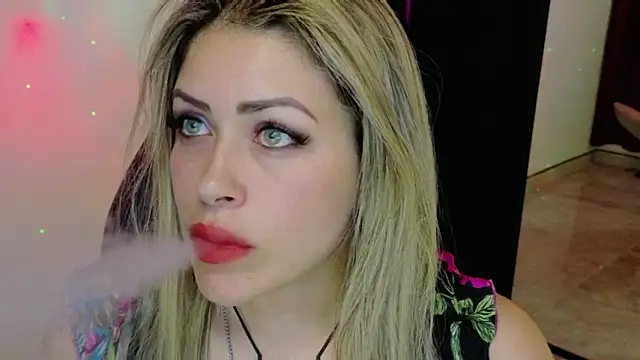 Snapshot of Natalia_Montoya chatting on 11/30/25, 05:50 Natalia Montoya online show from 11/30/25, 05:50