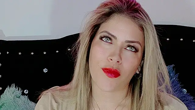 Snapshot of Natalia_Montoya chatting on 12/18/25, 08:37 Natalia Montoya online show from 12/18/25, 08:37