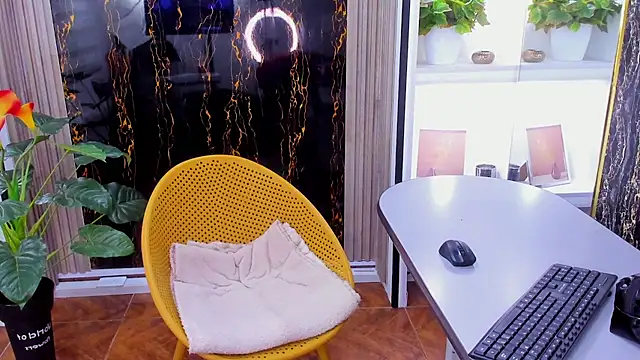 Snapshot of AlixLong chatting on 01/11/25, 02:41 AlixLong online show from 01/11/25, 02:41