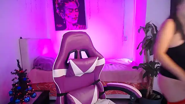 esmeraldaa230 online show from 12/20/25, 07:54