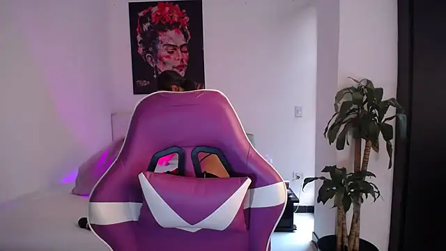 esmeraldaa230 online show from 02/20/26, 06:52