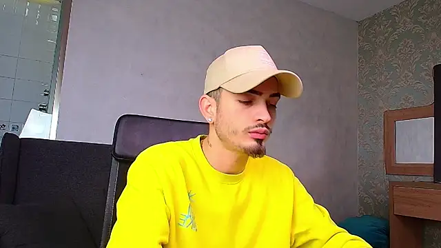 Snapshot of BrandonTate chatting on 02/19/25, 12:33 BrandonTate online show from 02/19/25, 12:33