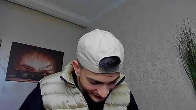 Snapshot of BrandonTate chatting on 03/07/25, 12:12 BrandonTate online show from 03/07/25, 12:12
