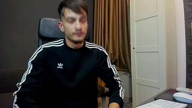 Snapshot of BrandonTate chatting on 03/19/25, 04:34 BrandonTate online show from 03/19/25, 04:34