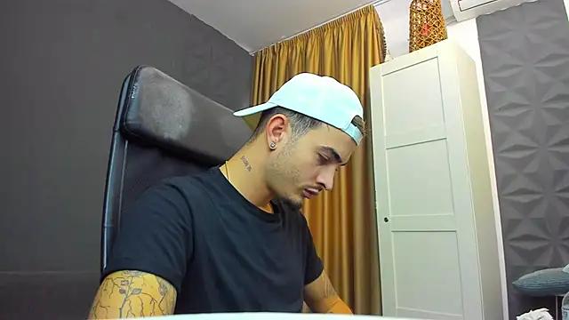 Snapshot of BrandonTate chatting on 09/10/25, 09:20 BrandonTate online show from 09/10/25, 09:20