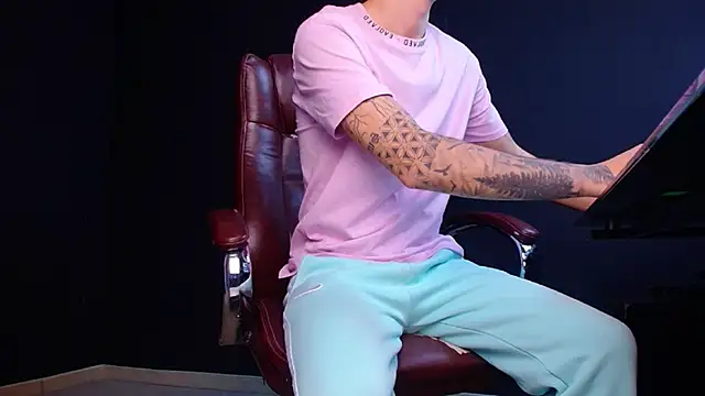 BrandonTate online show from 10/30/25, 05:42