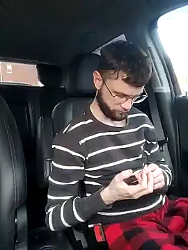 Snapshot of Talenjames4 chatting on 01/05/25, 09:47 Talenjames4 online show from 01/05/25, 09:47