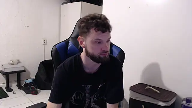 Snapshot of Talenjames4 chatting on 11/07/25, 09:26 Talenjames4 online show from 11/07/25, 09:26