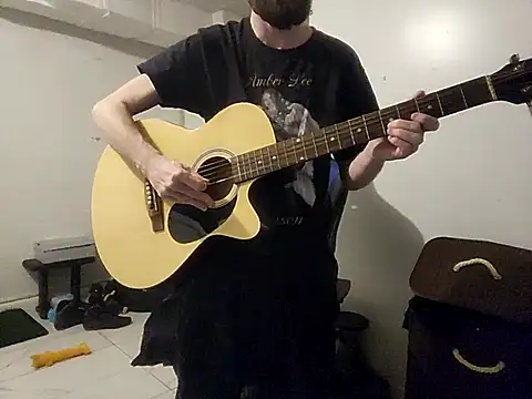 Snapshot of Talenjames4 chatting on 12/15/25, 03:00 Talenjames4 online show from 12/15/25, 03:00