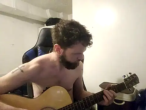 Snapshot of Talenjames4 chatting on 12/20/25, 12:18 Talenjames4 online show from 12/20/25, 12:18