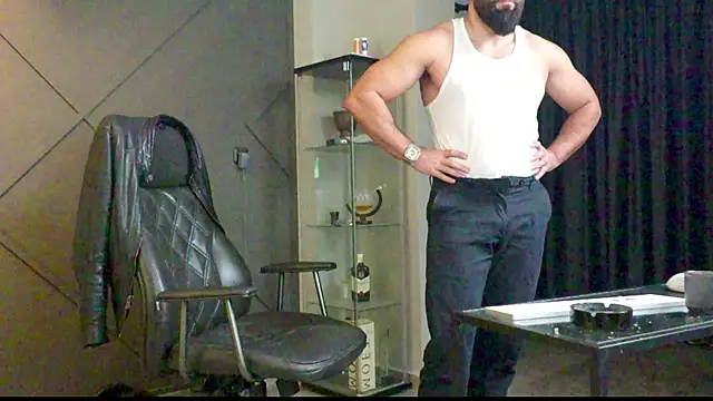 Snapshot of mattmasterss chatting on 12/28/24, 07:54 mattmasterss online show from 12/28/24, 07:54