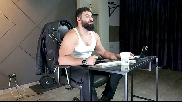 Snapshot of mattmasterss chatting on 01/02/25, 04:30 mattmasterss online show from 01/02/25, 04:30