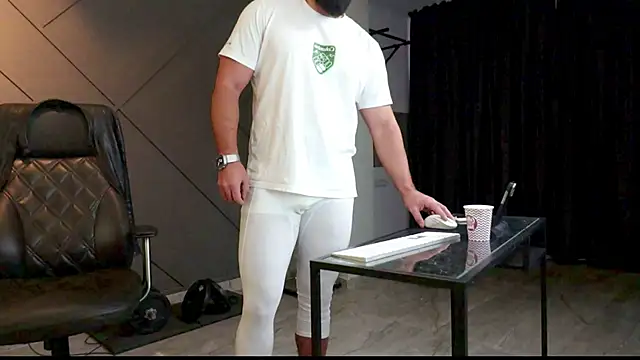 Snapshot of mattmasterss chatting on 01/03/25, 06:11 mattmasterss online show from 01/03/25, 06:11