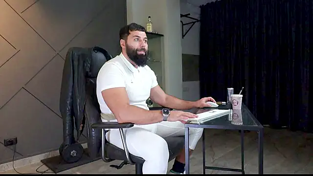 Snapshot of mattmasterss chatting on 01/04/25, 05:37 mattmasterss online show from 01/04/25, 05:37