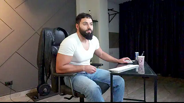 Snapshot of mattmasterss chatting on 01/04/25, 08:16 mattmasterss online show from 01/04/25, 08:16