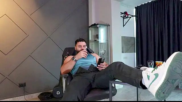 Snapshot of mattmasterss chatting on 01/14/25, 09:45 mattmasterss online show from 01/14/25, 09:45