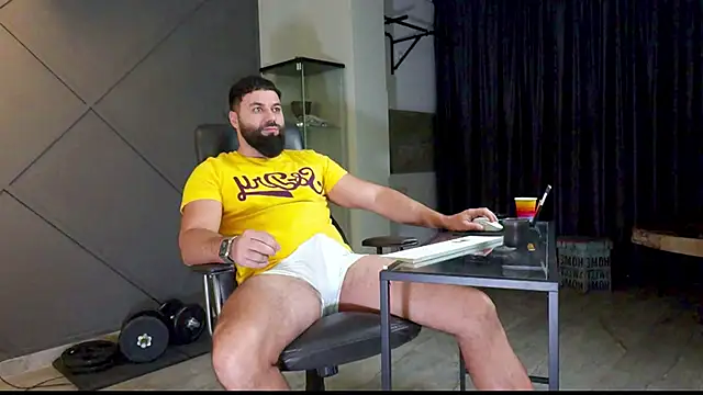 Snapshot of mattmasterss chatting on 01/20/25, 04:32 mattmasterss online show from 01/20/25, 04:32