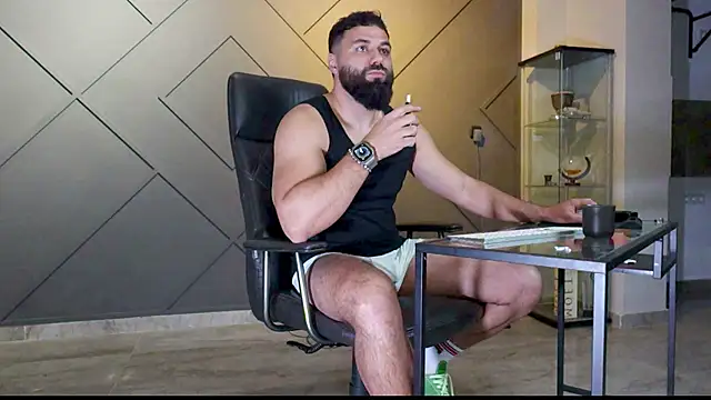 Snapshot of mattmasterss chatting on 02/14/25, 04:41 mattmasterss online show from 02/14/25, 04:41